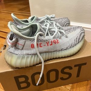 Yeezy Blue Tint size 6